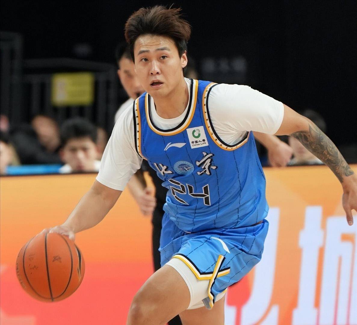 爱游戏体育亚特兰大强势反弹备战CBA季后赛广东宏远围绕NBA总决赛官宣签约，这一次真的曼联转会期迎来里程碑的简单介绍